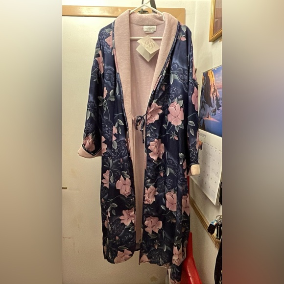 Women’s Floral Robe Size 18 - Picture 1 of 3